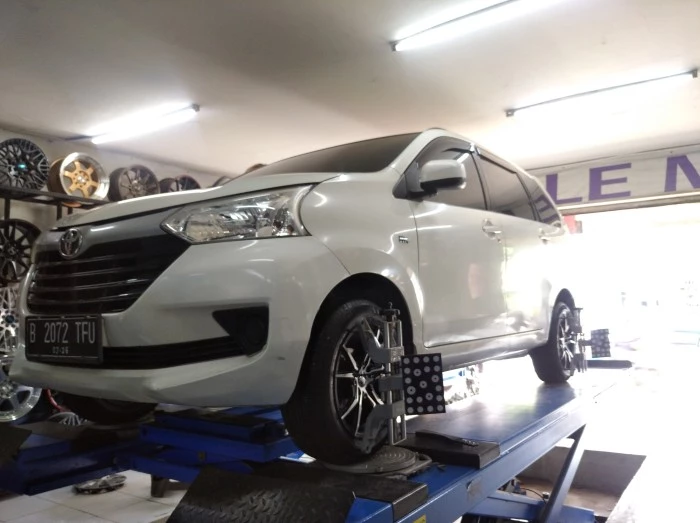 Bengkel Kaki-Kaki Mobil Toyota Avanza di Koja