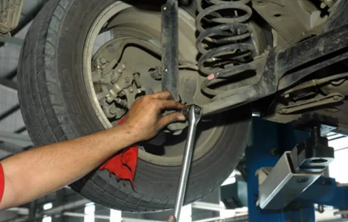 Spesialis Service Kaki-Kaki Mobil Mazda 2 di Koja