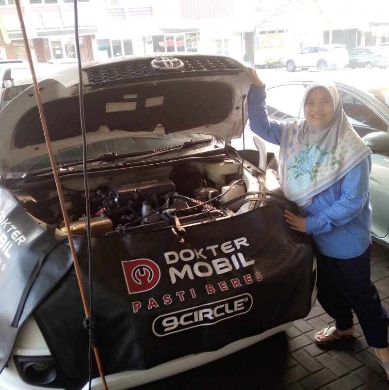 Alat yang Lengkap dan Modern Untuk Deteksi Kerusakan Pada Kaki-Kaki mobil di Bengkel Ahli Kaki-Kaki untuk Bunyi Tok-Tok