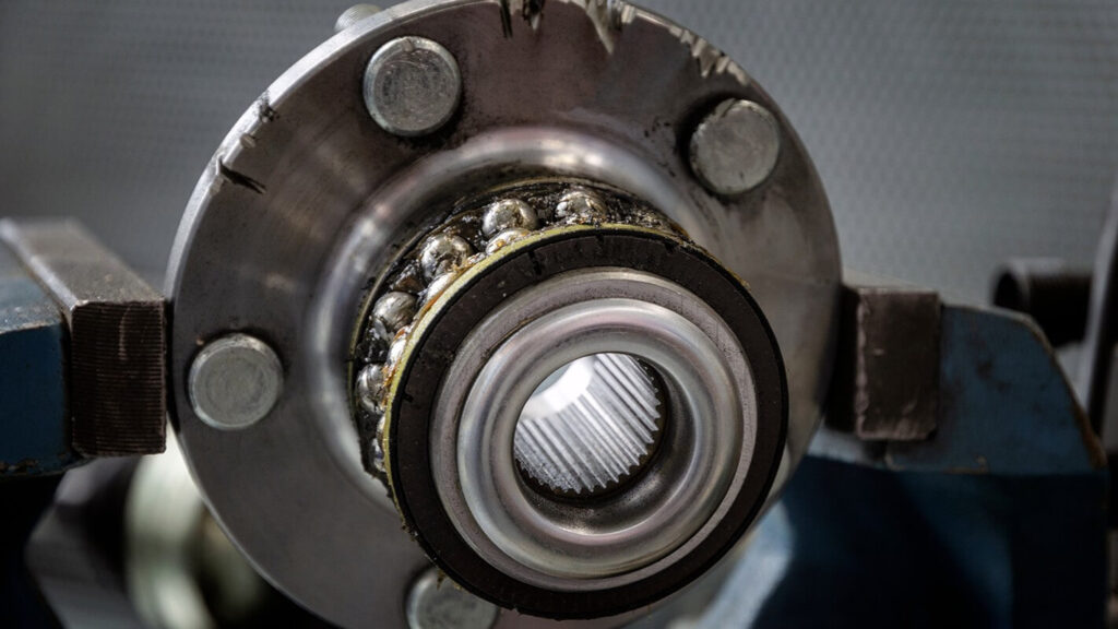 Bengkel Kebayoran Lama, Solusi Perbaikan Bearing Roda Mobil
