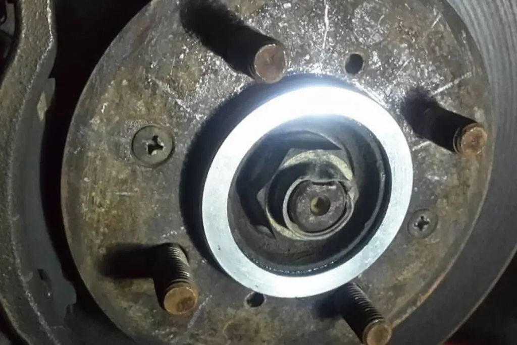 Bunyi di Roda Mobil di Cimahi Itu 4 Tanda Bearing yang Rusak
