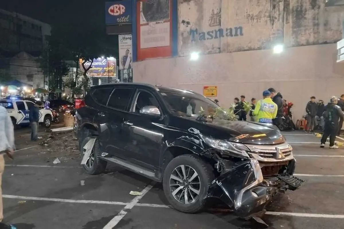 Kaki-Kaki Mobil Bunyi Krek Padalarang