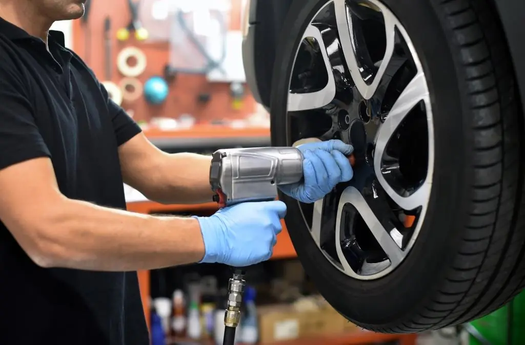 Kaki-Kaki Mobil Bunyi Mendengung Pangalengan