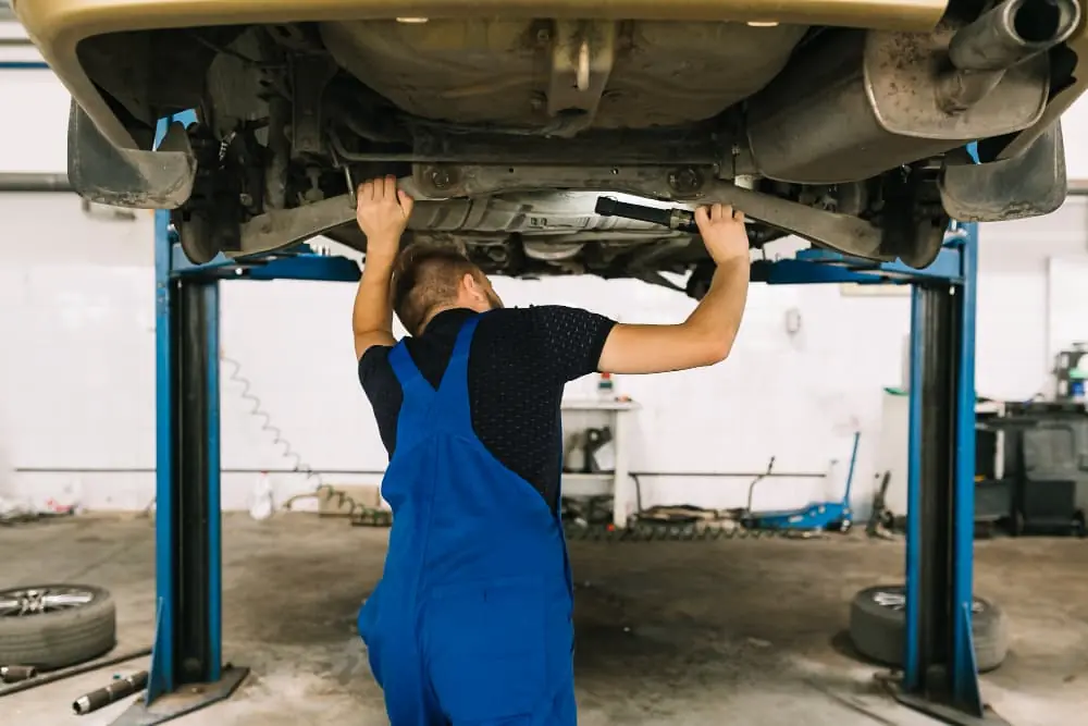 Kaki-Kaki Mobil Bunyi Ngik-Ngik Cilincing
