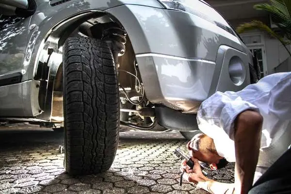 Kaki-Kaki Mobil Bunyi Nyit-Nyit Pangalengan