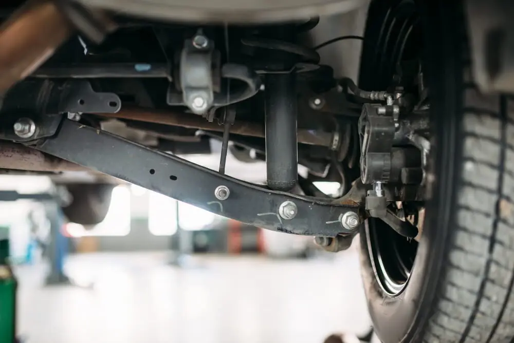 Penyebab Bunyi Mendengung dari Kaki-Kaki Mobil serta Solusinya