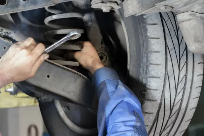 Mengapa Kaki-Kaki Mobil Bisa Bunyi “Kletek-Kletek”? Ini Penyebab dan Solusinya!
