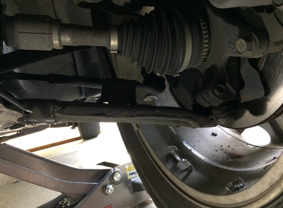 Bengkel Ahli di Ciwidey Atasi Ball Joint Aus & Oblak Mobil MPV