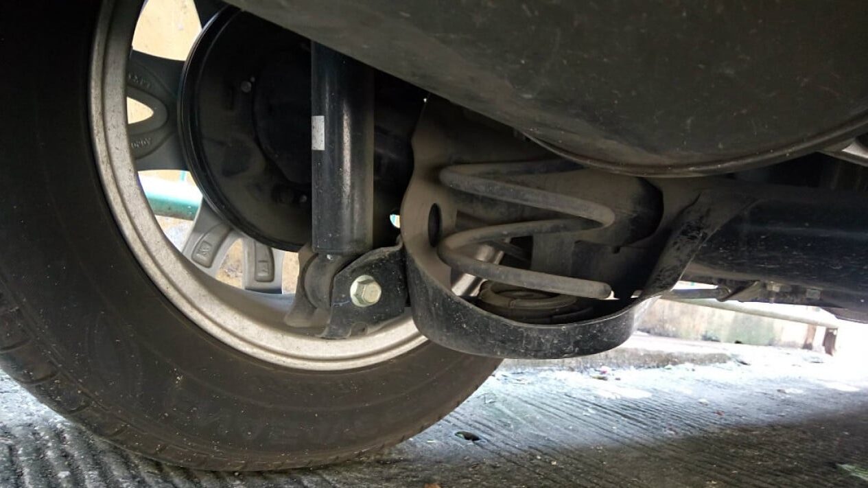 Apa yang Harus Dilakukan Bila Shockbreaker Amblas atau Keras pada Mobil Mitsubishi Kuda di Bekasi?