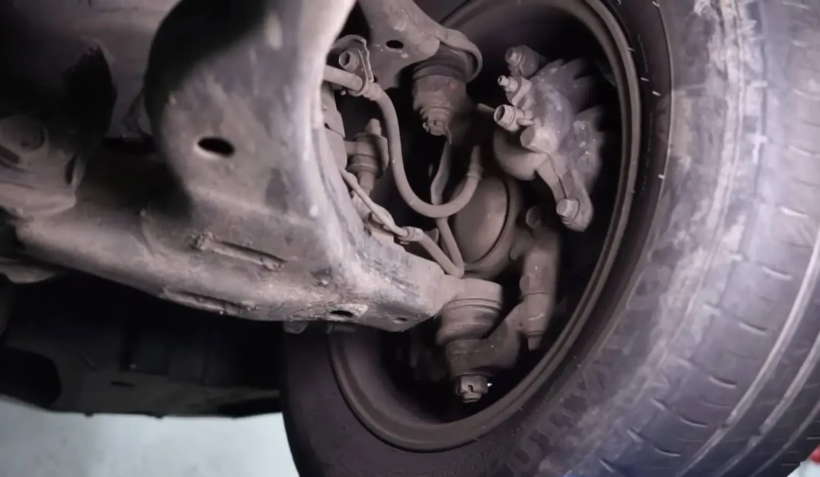 Dampaknya Bila MengabaikanKaki-Kaki Mobil Bunyi "Kreket" pada Mitsubishi Kuda, Temukan Solusi Terbaik di Serang Baru