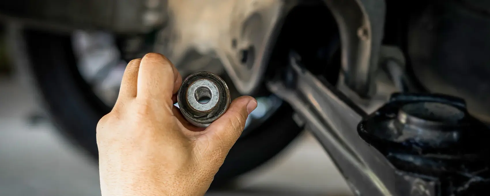 Waspadai! Ini Pertanda Awal Bushing Arm Aus atau Pecah pada Mobil Daihatsu Luxio