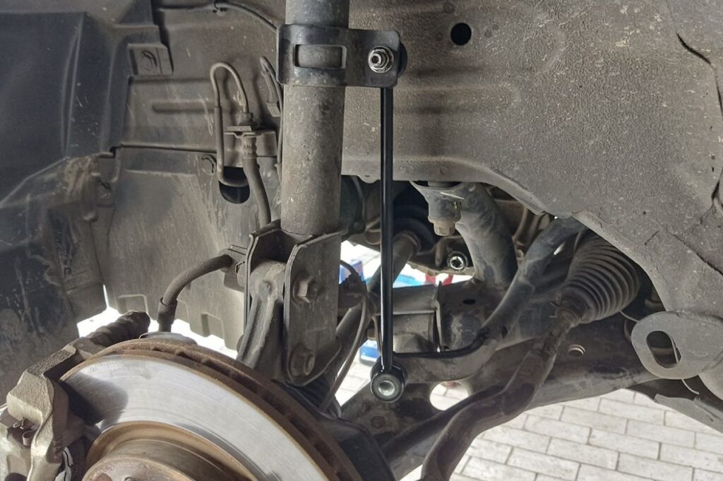 3 Taktik Memilih Bengkel Ahli Kaki-Kaki Mobil Toyota Agya atau Alphard Atasi Bunyi Nyit-Nyit Saat Belok di Sungai Jawi