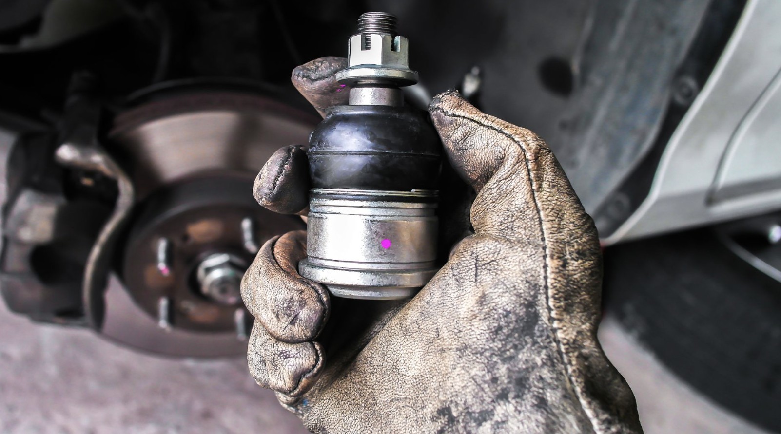 4 Akibat Ball Joint Rusak Mobil Raize di Bengkel Umum Jasinga