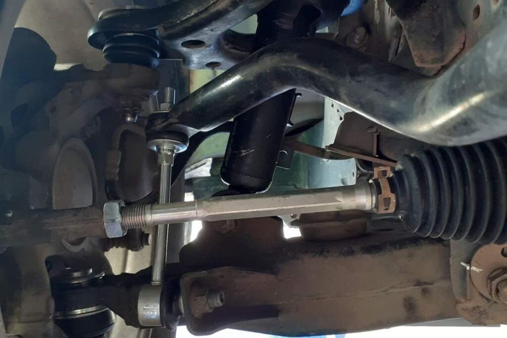 Solusi Terbaik untuk Kaki-Kaki Mobil Bunyi “Kreket”, “Kletek-kletek” atau “Gluduk” pada Honda Mobilio di Banjar Serasan, Pontianak Timur