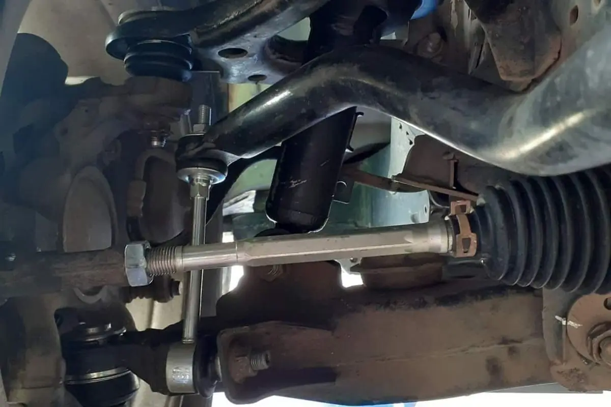 Solusi Terbaik untuk Kaki-Kaki Mobil Bunyi “Kreket”, “Kletek-kletek” atau “Gluduk” pada Honda Mobilio di Banjar Serasan, Pontianak Timur