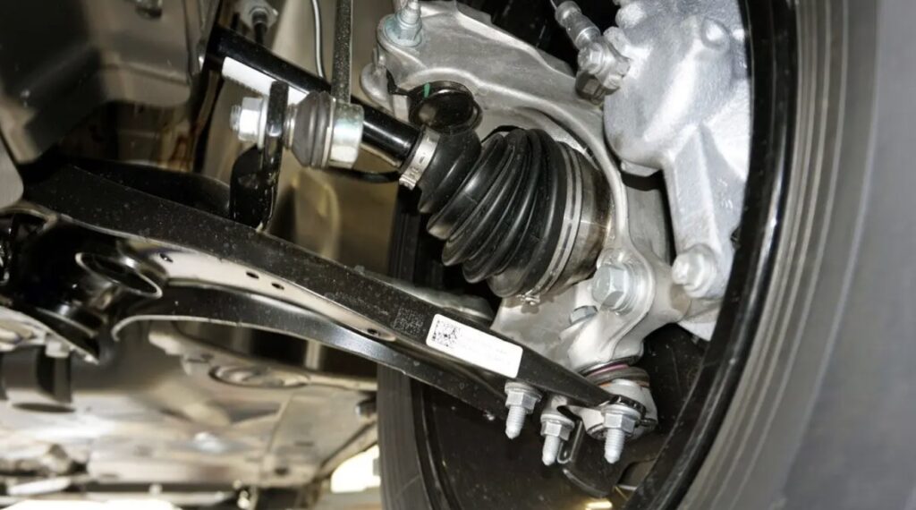 Masalah Lower Arm Bengkok maupun Patah pada Mobil Toyota Avanza Jadinya Susah Spooring dan Balancing di Bengkel Pontianak