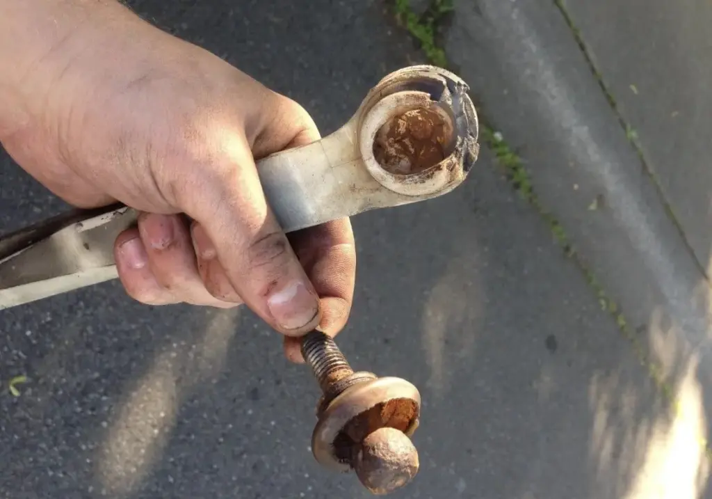 Tie Rod Longgar kotabaru