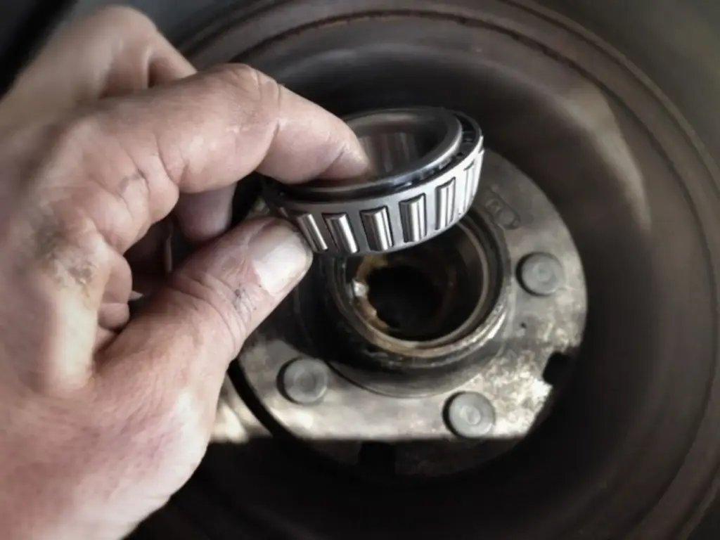 Tanda-Tanda Bearing Roda Honda CR-V Sudah Aus dan Harus Diganti