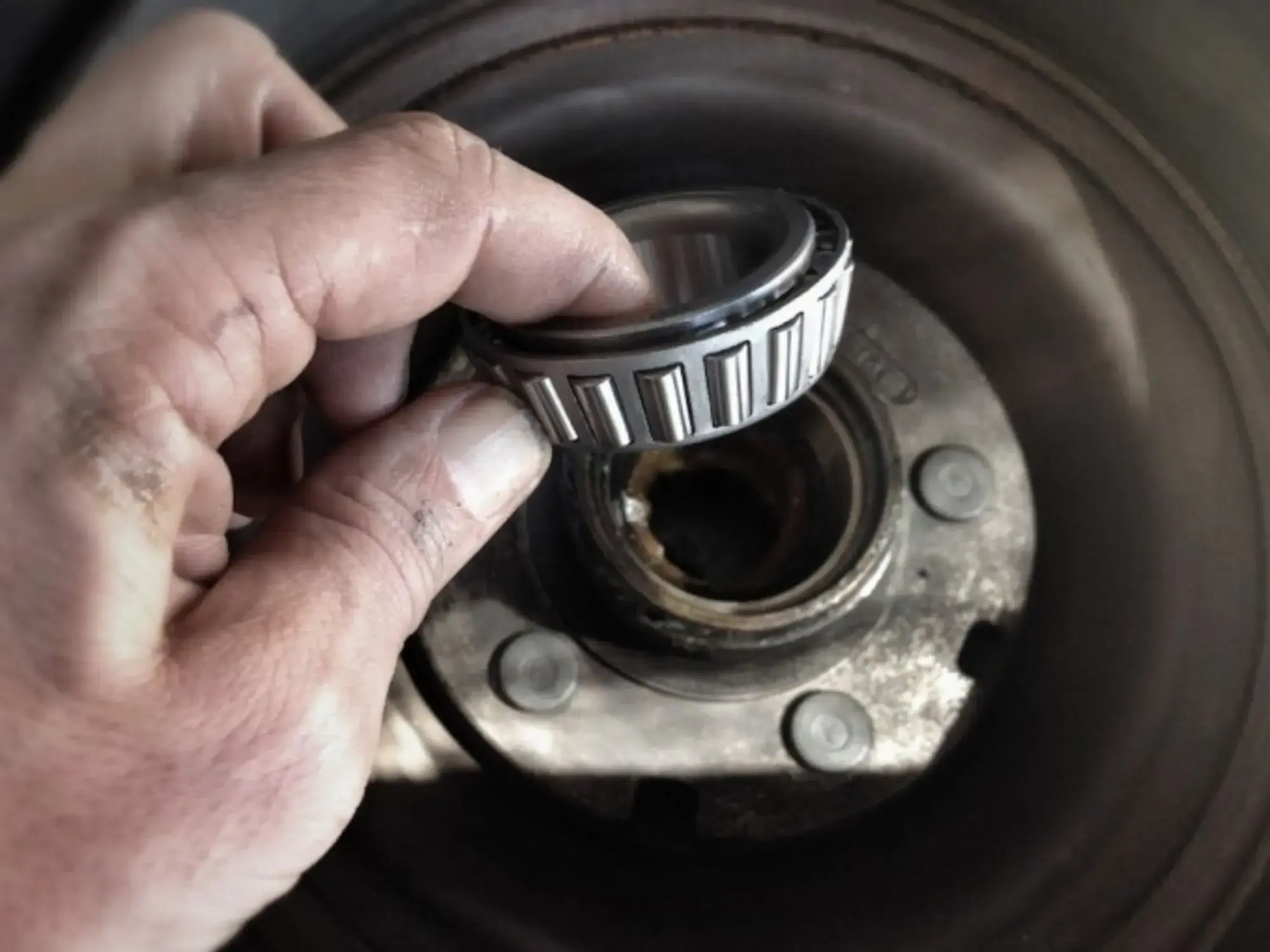 Tanda-Tanda Bearing Roda Honda CR-V Sudah Aus dan Harus Diganti