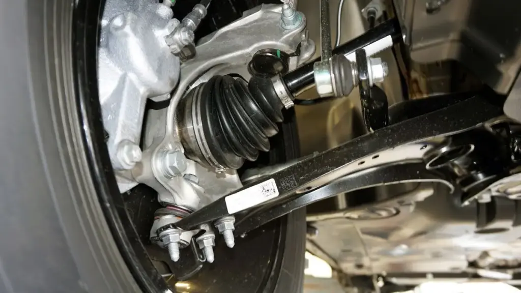 Mengapa Mobil Toyota Avanza Terasa Oleng atau Narik ke Satu Sisi? Bisa Jadi Lower Arm Bermasalah