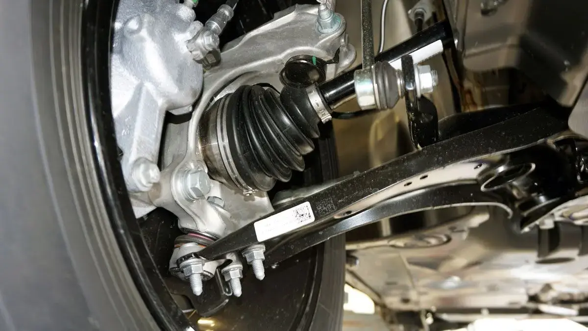 Mengapa Mobil Toyota Avanza Terasa Oleng atau Narik ke Satu Sisi? Bisa Jadi Lower Arm Bermasalah