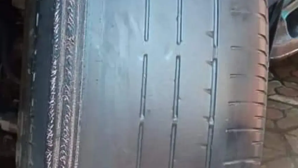 Waspada! Ban Daihatsu Luxio Aus Tidak Merata Menjadi Pertanda yang Tak Boleh Diabaikan