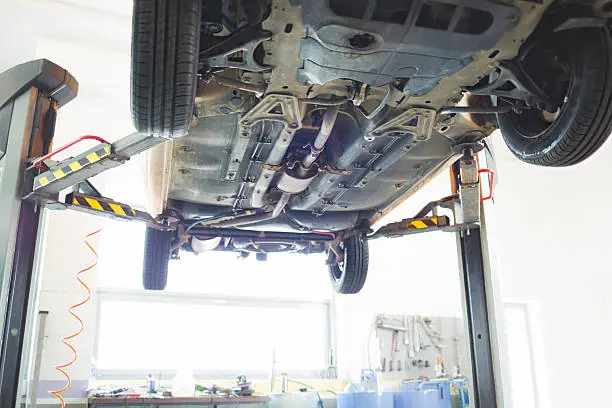 Mengulik Ketangguhan Kaki-Kaki Mobil SUV dan Sedan Mana yang Lebih Kokoh?