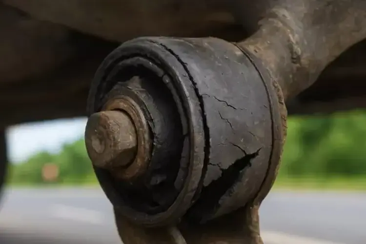 Bushing Arm Honda Accord Anda Pecah di Jalanan Daratsekip, Pontianak Kota? Ini yang Harus Dilakukan!