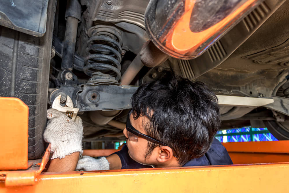 Shockbreaker Daihatsu Sirion Macet Tiba-Tiba di Jalanan Pontianak Barat? Ini Solusi Aman untuk Pengendara di Pal Lima