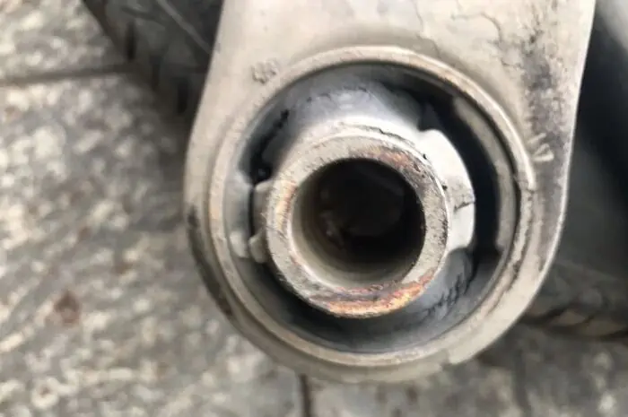 Mobil Bunyi Berdecit? Bisa Jadi Bushing Arm Anda Bermasalah — Service Bushing Arm Mobil Anda di Bekasi