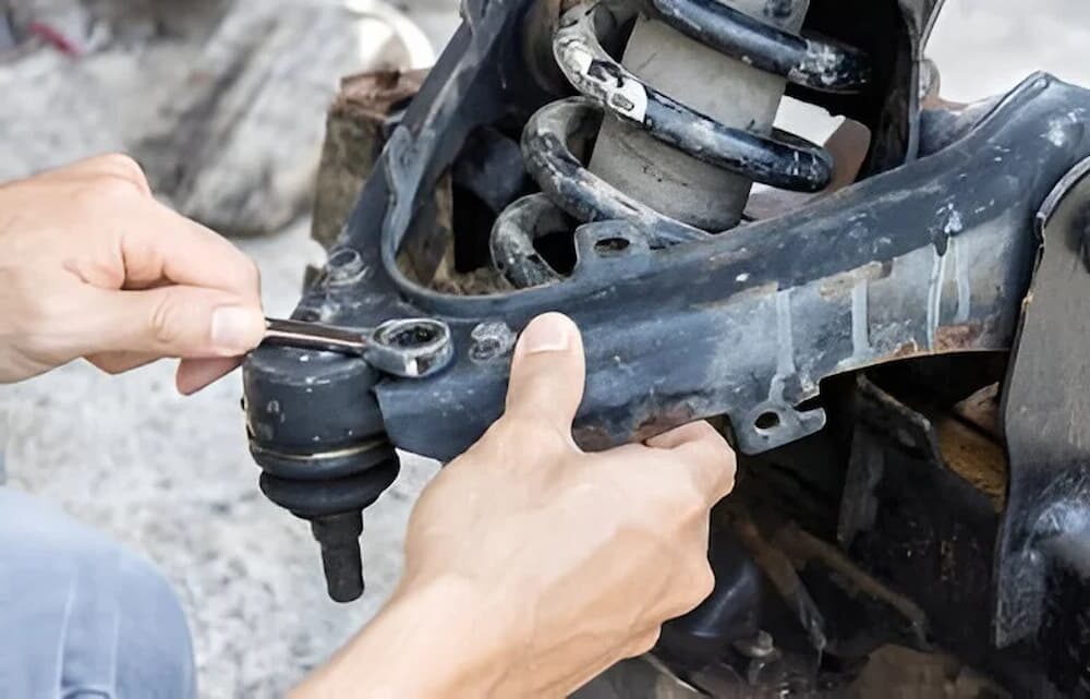Berkendara Terganggu karena Ball Joint Daihatsu Sirion Longgar, Bawa ke Bengkel Terbaik di Bangka Belitung