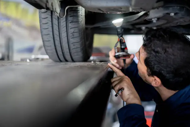 Jangan Dianggap Sepele! Bengkel Kaki Kaki Mobil Ungkap Penyebab Bunyi Berdecit yang Bikin Kepala Pusing