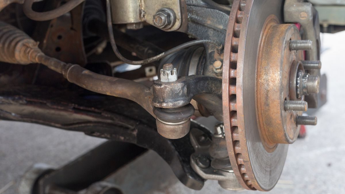 Tie Rod Suzuki Splash Longgar atau Bengkok? Sebaiknya Diperbaiki atau Ganti Baru? Rekomendasi Tempat Perbaikan di Pontianak Utara