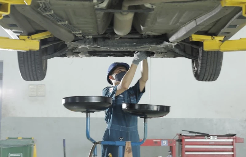 service kaki kaki mobil bunyi kletek kletek saigon