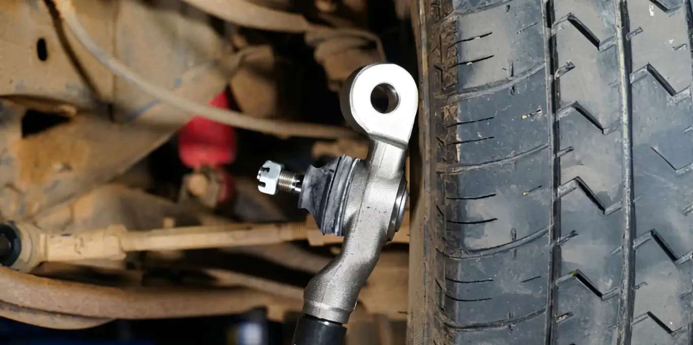 Suzuki Ertiga Terasa “Lari Sendiri” di Jalan Tanjung Hulu? Jangan Abaikan Ball Joint yang Mulai Longgar