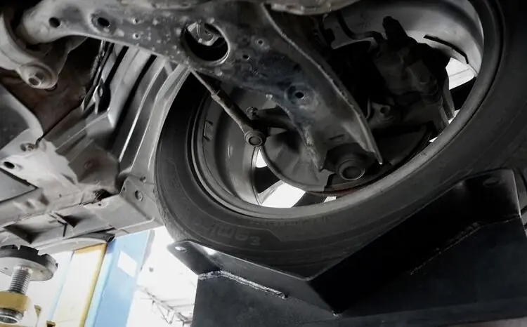 Jangan Tunggu Patah di Jalan! Ini Langkah Mencegah Lower Arm Toyota Sienta Rusak Lebih Awal