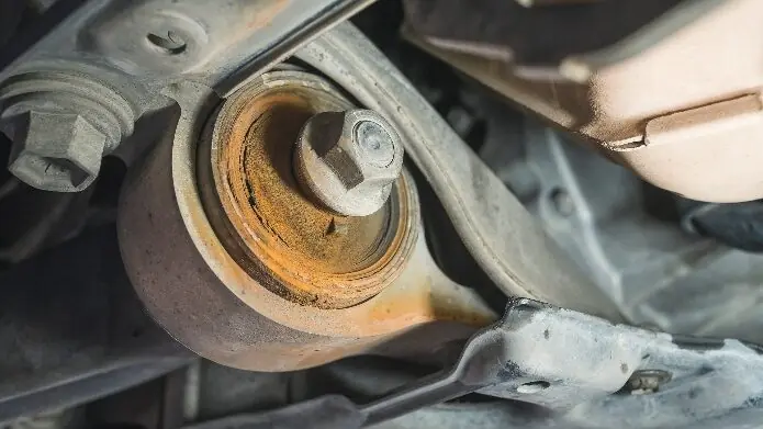 Masih Dipakai Padahal Retak? Ini Bahaya Bushing Arm Luxio yang Dibiarkan Terus Jalandi Siantan Tengah
